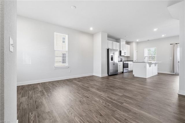 266 Foxglove DR, Portsmouth, VA 23701