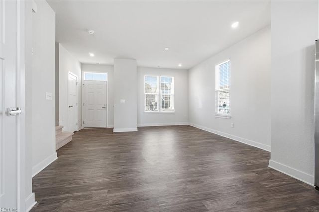 266 Foxglove DR, Portsmouth, VA 23701