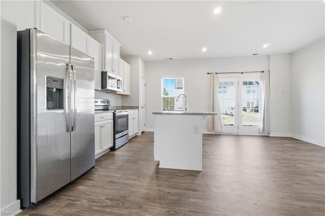 266 Foxglove DR, Portsmouth, VA 23701