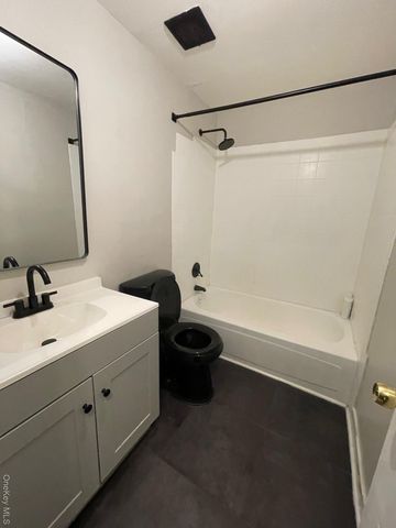 125 YONKERS Avenue 3 W, Yonkers, NY 10701