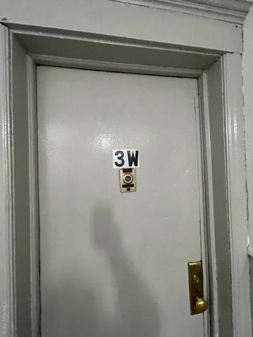 125 YONKERS Avenue 3 W, Yonkers, NY 10701