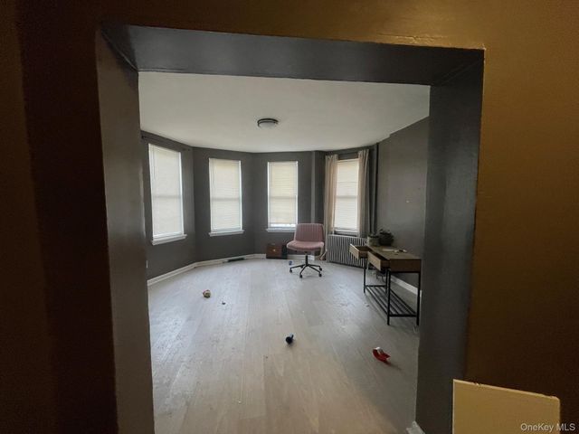 125 YONKERS Avenue 3 W, Yonkers, NY 10701