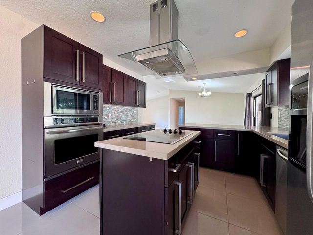 13471 Jonquil Place, Wellington, FL 33414