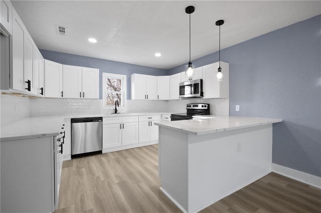 10230 Oakley Avenue, Kansas City, MO 64137