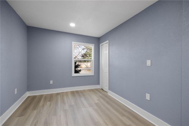 10230 Oakley Avenue, Kansas City, MO 64137