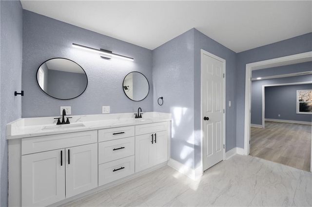 10230 Oakley Avenue, Kansas City, MO 64137