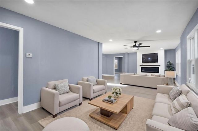 10230 Oakley Avenue, Kansas City, MO 64137