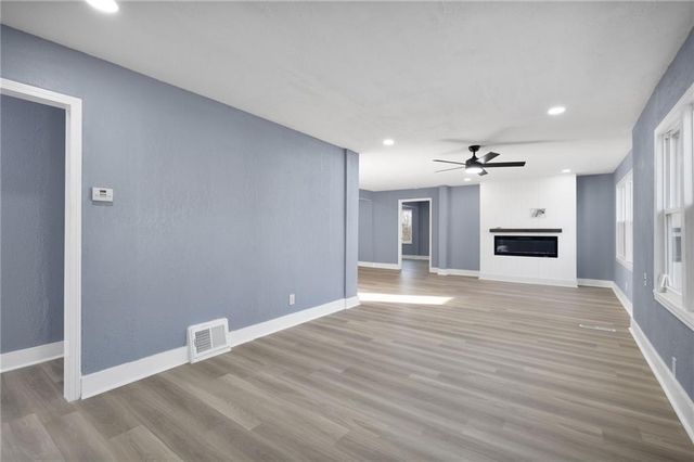 10230 Oakley Avenue, Kansas City, MO 64137