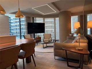 45 SW 9th St 1401, Miami, FL 33130