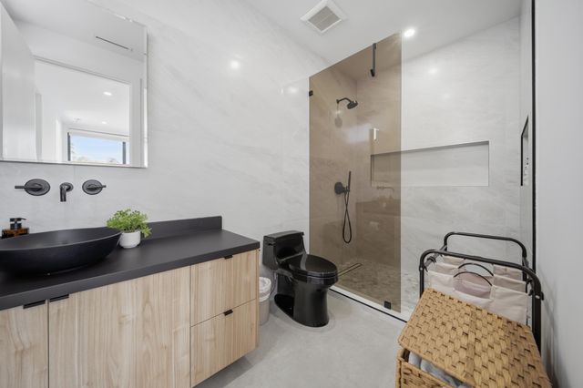 3304 NE 14th Court, Fort Lauderdale, FL 33304