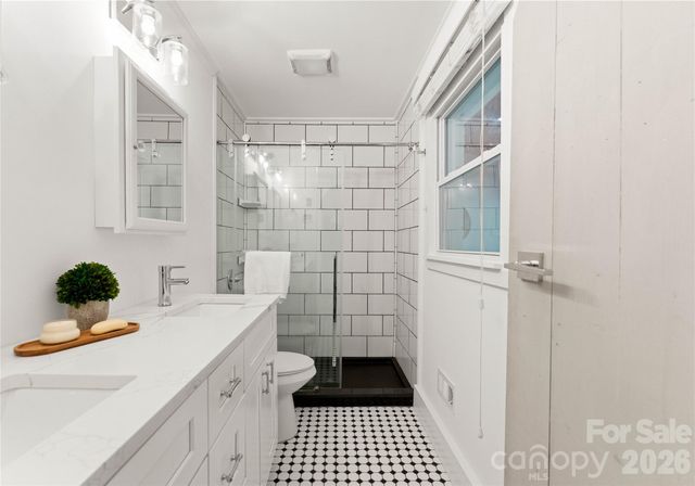 5100 White Oak Road, Charlotte, NC 28210