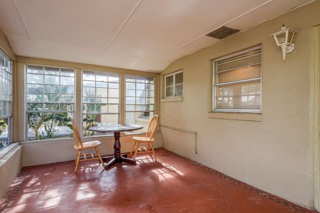 2883 STATE ROAD 590, Clearwater, FL 33759