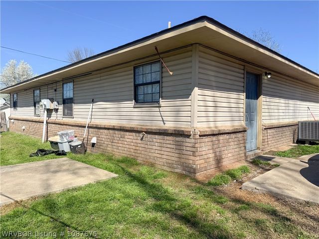 1002 Falconer Street, Charleston, AR 72933