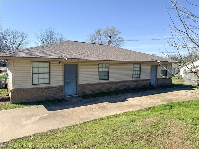 1002 Falconer Street, Charleston, AR 72933