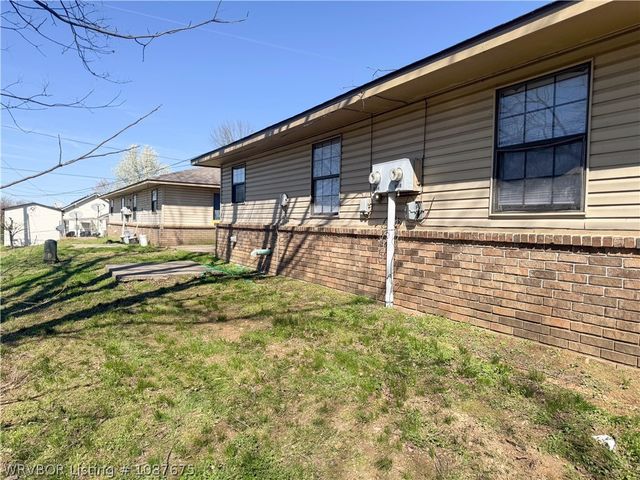 1002 Falconer Street, Charleston, AR 72933