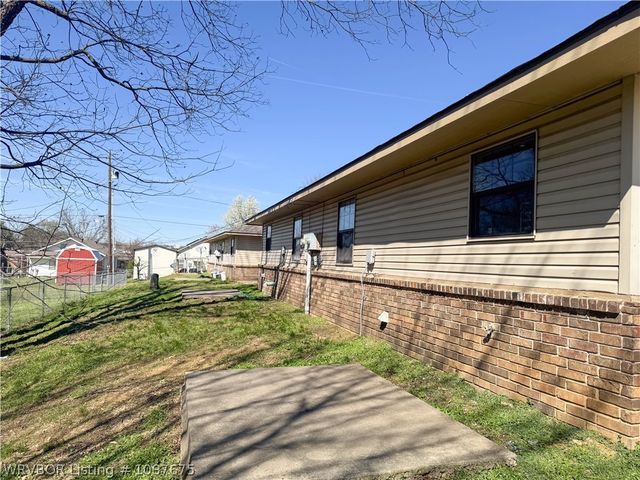 1002 Falconer Street, Charleston, AR 72933