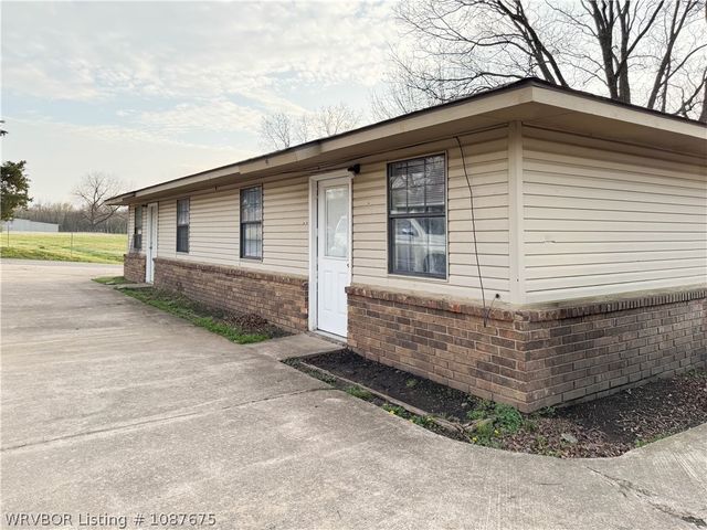 1002 Falconer Street, Charleston, AR 72933