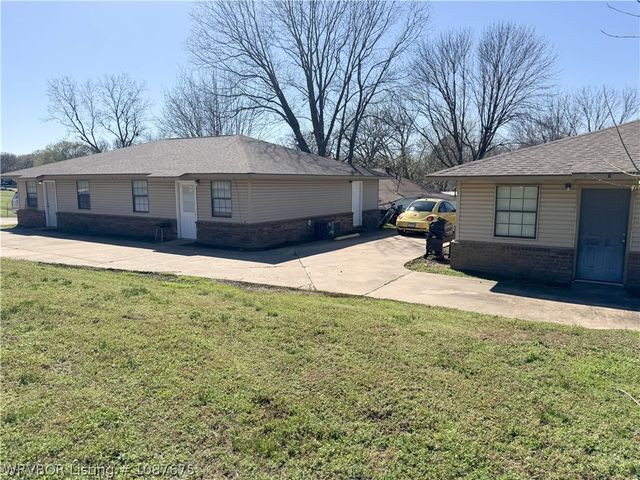 1002 Falconer Street, Charleston, AR 72933