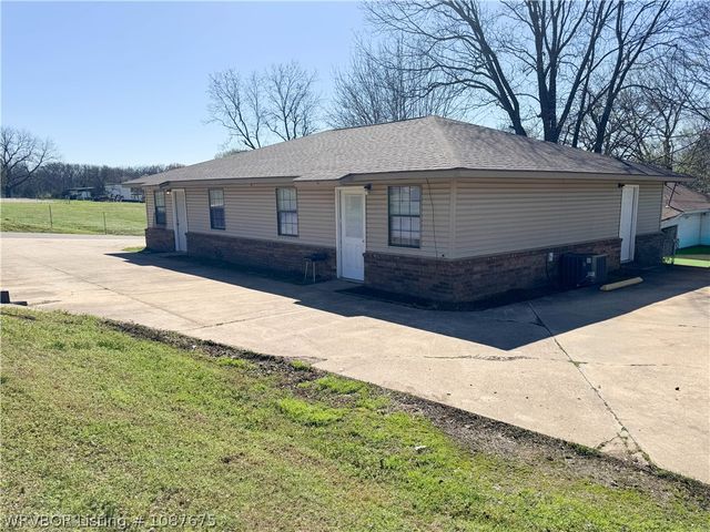 1002 Falconer Street, Charleston, AR 72933