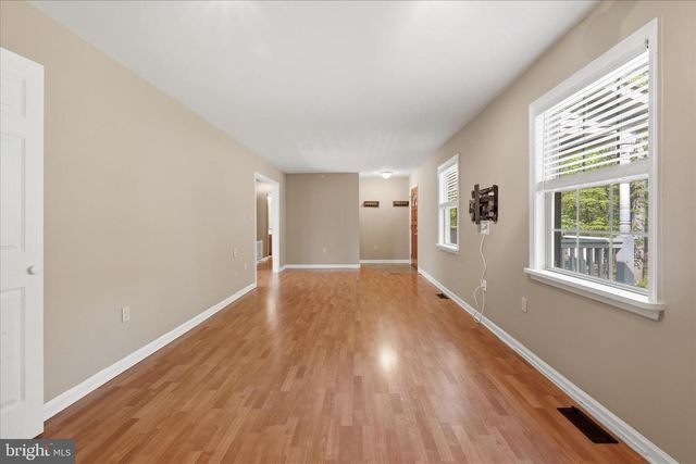 407 DOGWOOD DR, Cross Junction, VA 22625