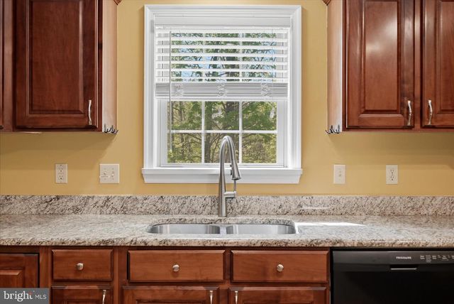 407 DOGWOOD DR, Cross Junction, VA 22625