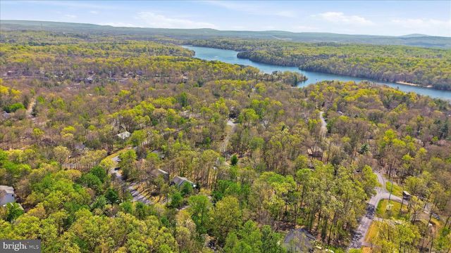 407 DOGWOOD DR, Cross Junction, VA 22625