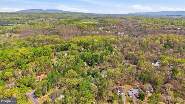 407 DOGWOOD DR, Cross Junction, VA 22625