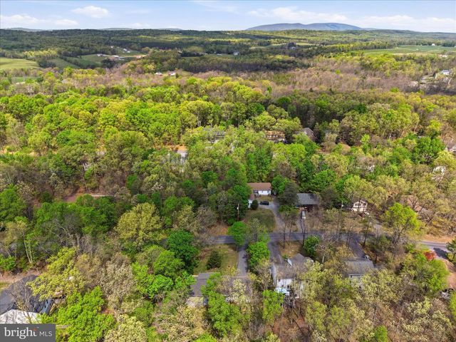 407 DOGWOOD DR, Cross Junction, VA 22625