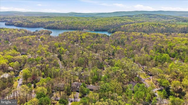 407 DOGWOOD DR, Cross Junction, VA 22625