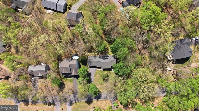 407 DOGWOOD DR, Cross Junction, VA 22625