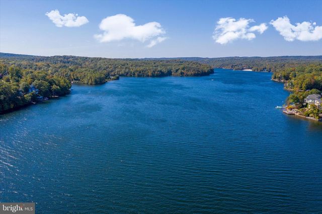 407 DOGWOOD DR, Cross Junction, VA 22625