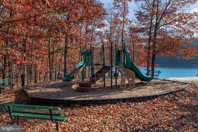 407 DOGWOOD DR, Cross Junction, VA 22625