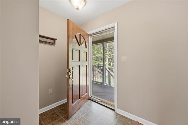 407 DOGWOOD DR, Cross Junction, VA 22625