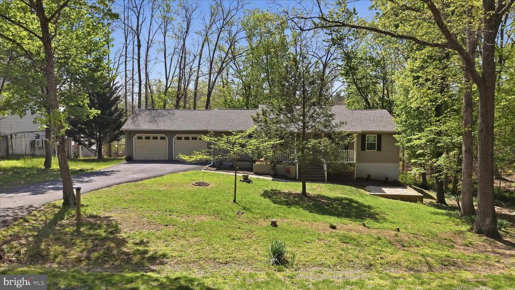 407 DOGWOOD DR, Cross Junction, VA 22625
