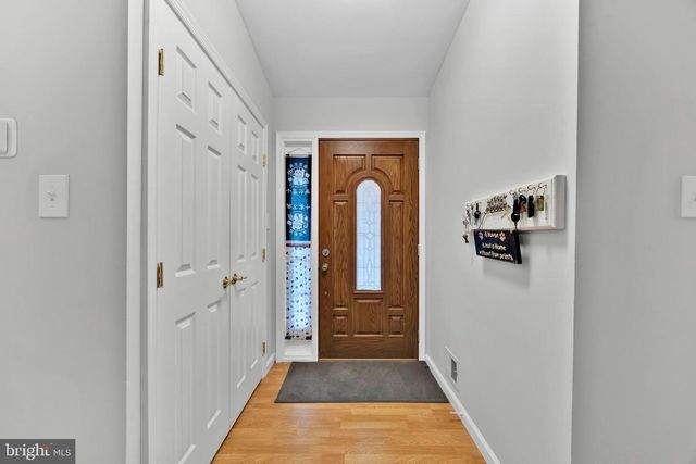 1002 CHARLTON PL, Herndon, VA 20170