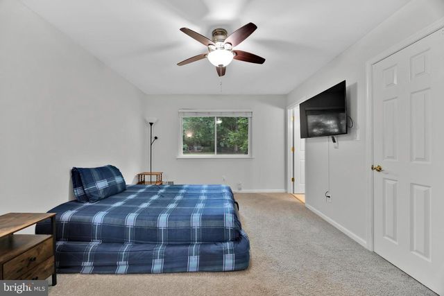 1002 CHARLTON PL, Herndon, VA 20170