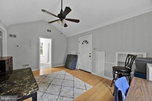1002 CHARLTON PL, Herndon, VA 20170
