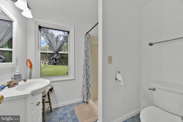 1002 CHARLTON PL, Herndon, VA 20170