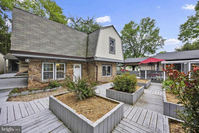 1002 CHARLTON PL, Herndon, VA 20170