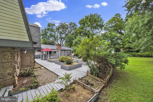 1002 CHARLTON PL, Herndon, VA 20170