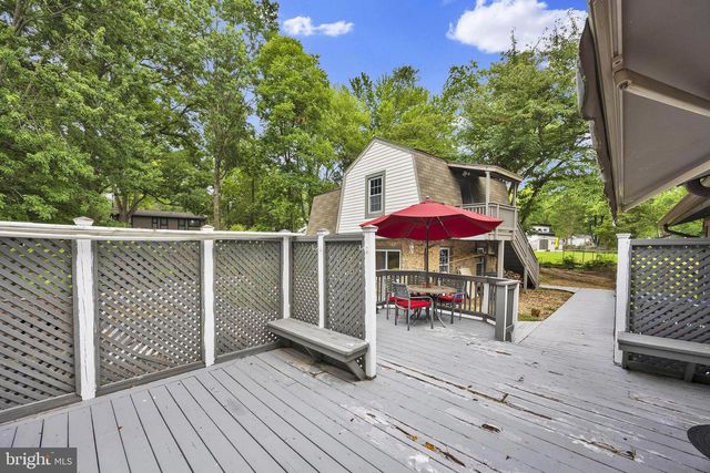 1002 CHARLTON PL, Herndon, VA 20170
