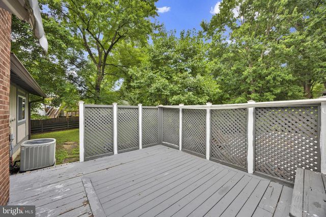 1002 CHARLTON PL, Herndon, VA 20170