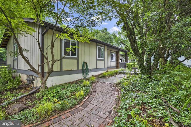 1002 CHARLTON PL, Herndon, VA 20170