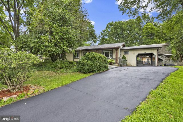 1002 CHARLTON PL, Herndon, VA 20170