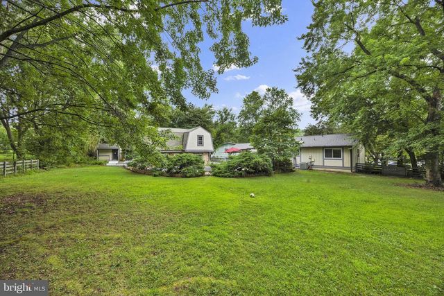 1002 CHARLTON PL, Herndon, VA 20170