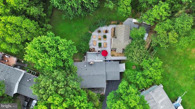 1002 CHARLTON PL, Herndon, VA 20170