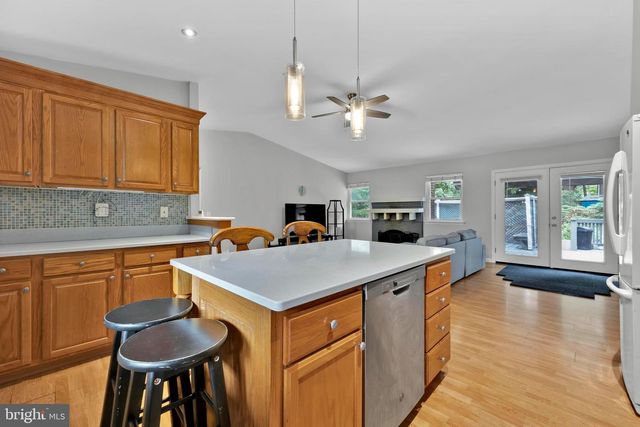 1002 CHARLTON PL, Herndon, VA 20170