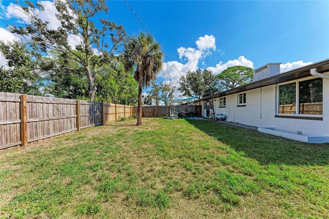 339 SUWANEE AVENUE, Sarasota, FL 34243