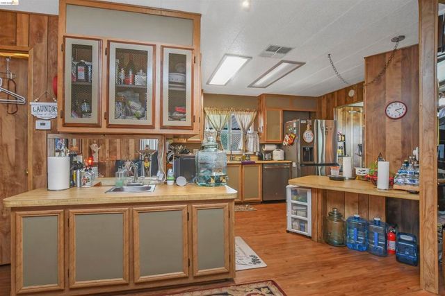 273 Luau Dr, Pittsburg, CA 94565