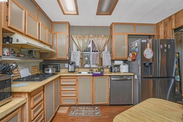 273 Luau Dr, Pittsburg, CA 94565